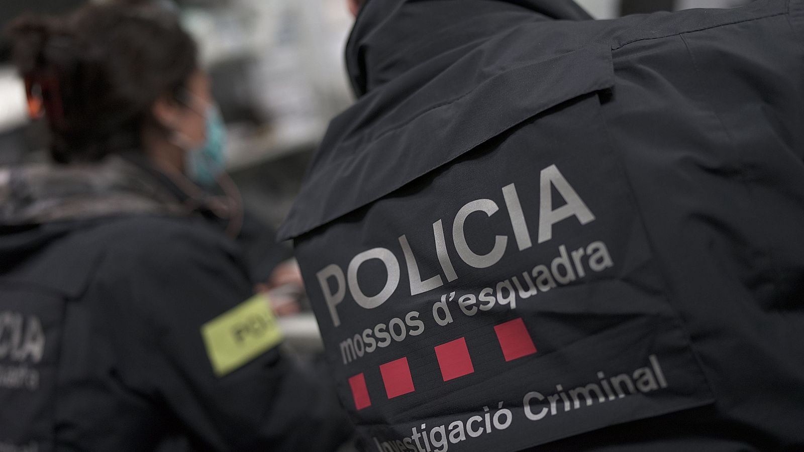 Un home agredeix un policia a Roda de Berà i aconsegueix fugir després de rebre un tret de l'agent.