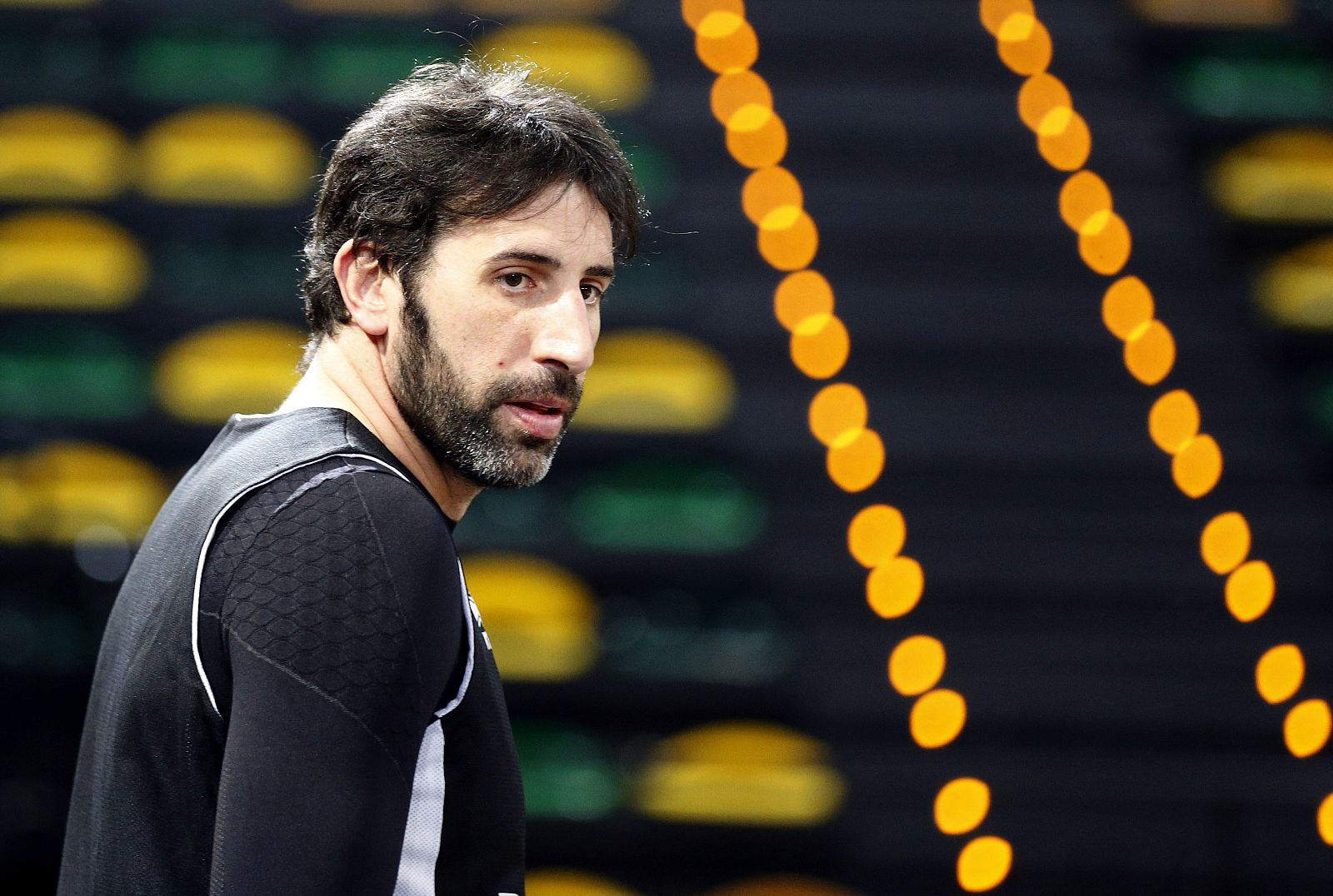 El alero del RETAbet Bilbao Basket, Alex Mumbrú, durante el entrenamiento.