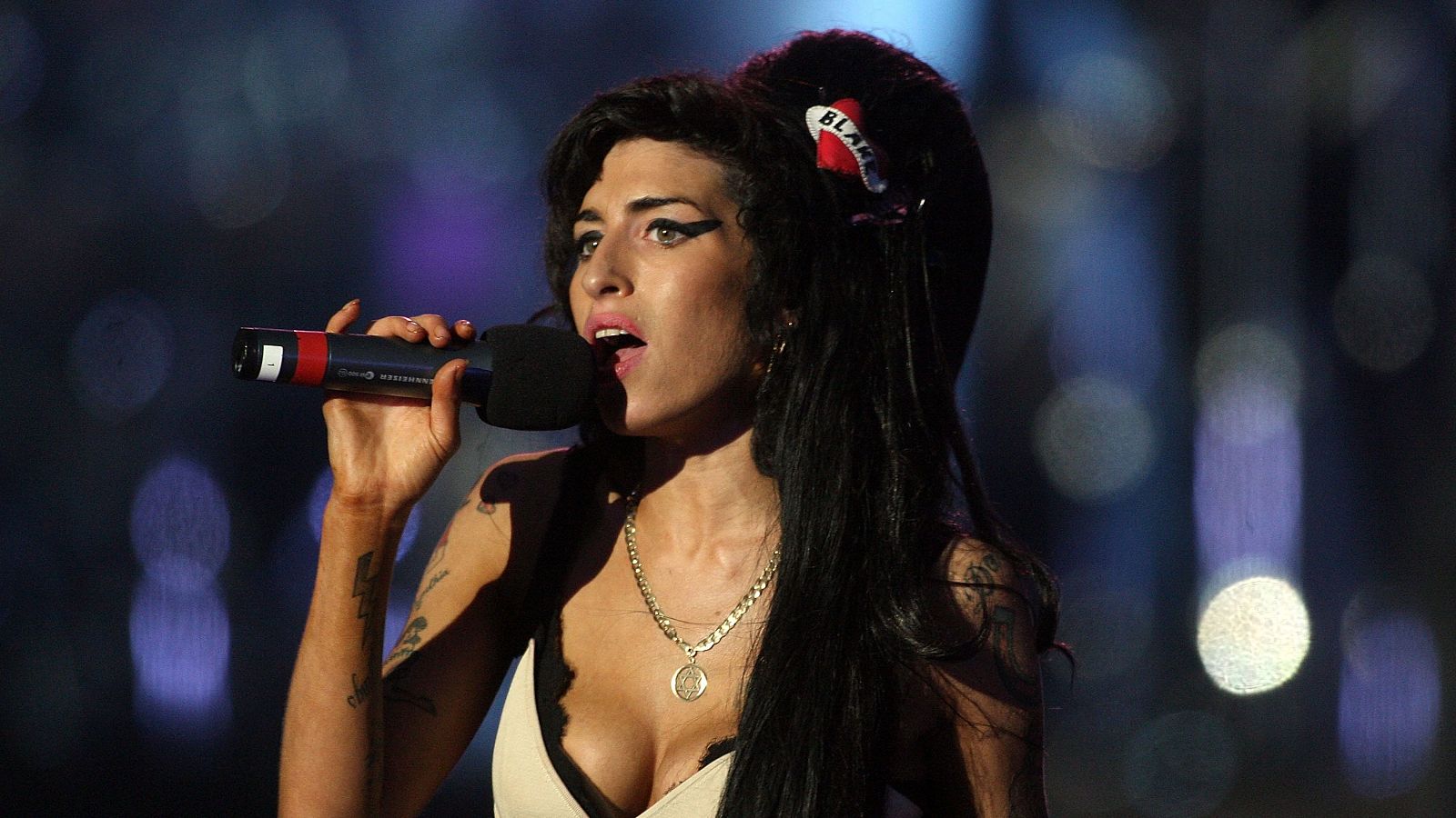 Objetos personales de Amy Winehouse salen a subasta