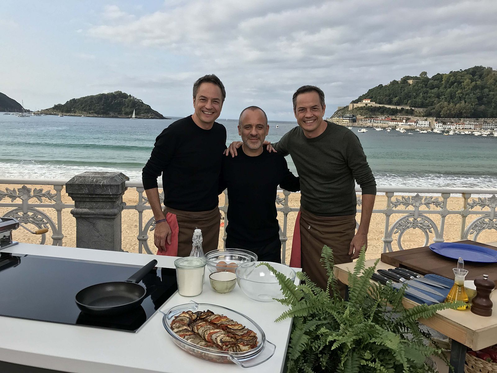 Los hermanos Torres y Javier Gutiérrez en San Sebastián