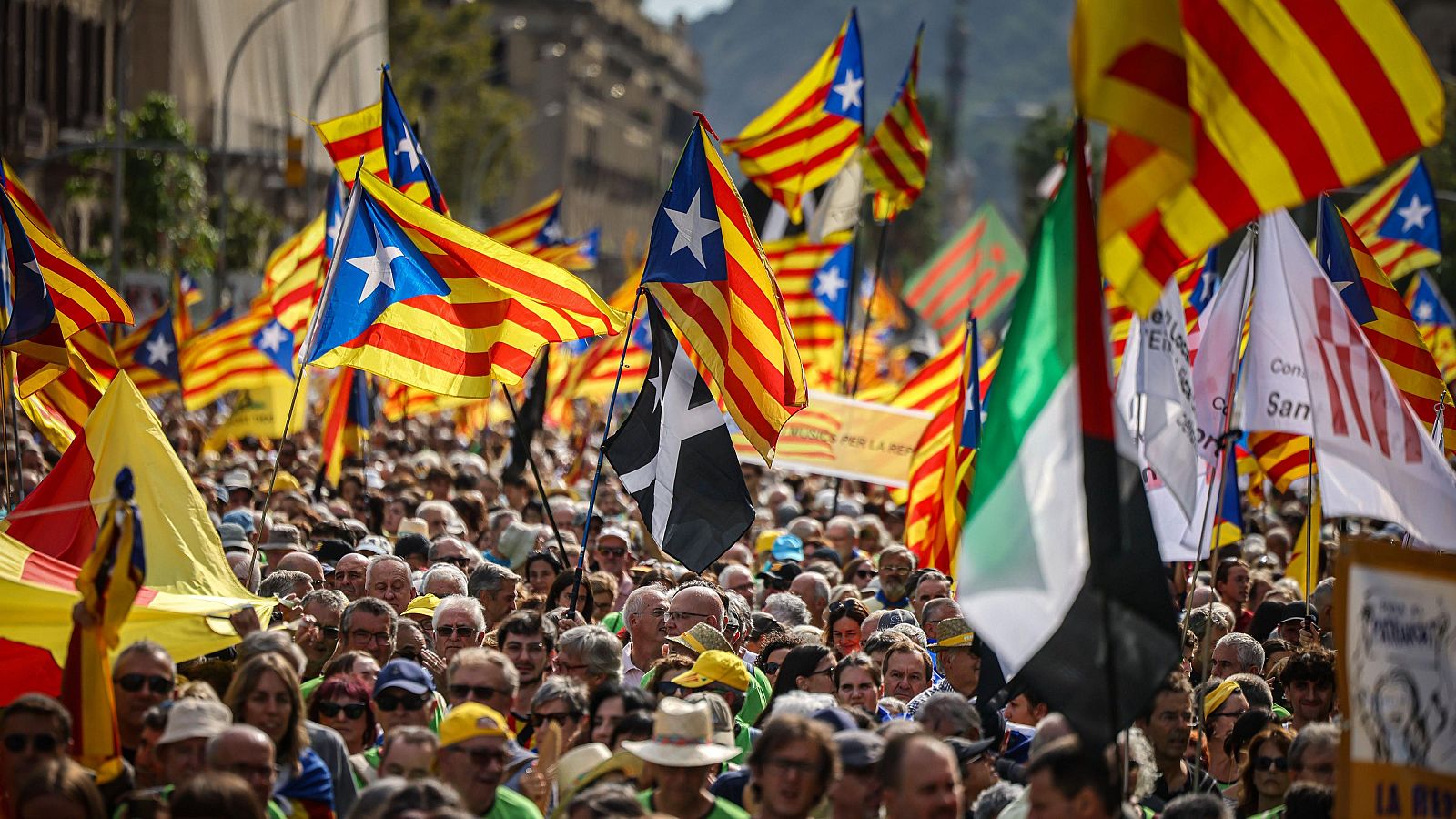 Les entitats independentistes tanquen la Diada cridant a "tornar als carrers".