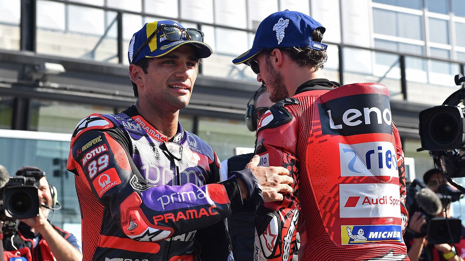 Bagnaia gana al sprint con Jorge Martín y Enea Bastianini, segundo y tercero en el GP de la Emilia Romagna