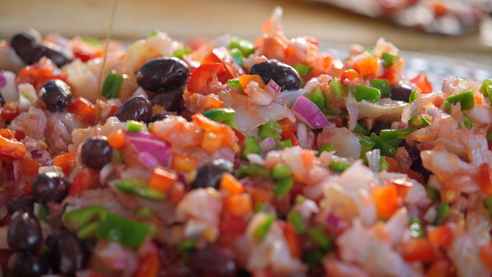 Recepta d'esqueixada de bacallà: un plat fresc, saludable i clàssic de Castelldefels