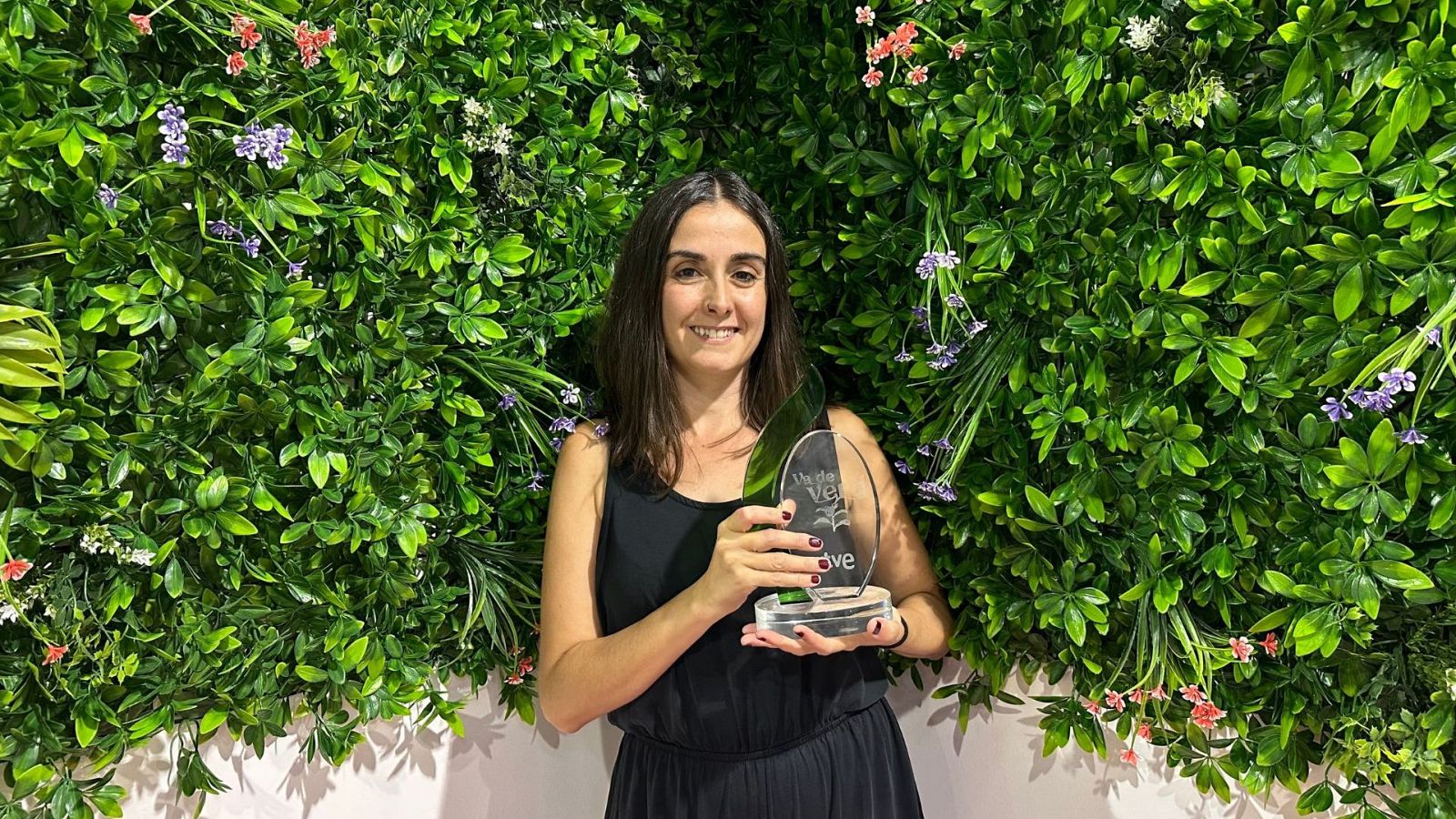 Alba Núñez, 'Verdopolis' a Instagram, rep el premi 'Moly de l'any' de 'Va de Verd'