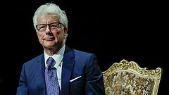 Ken Follet: "Seguro que Shakespeare tuvo celos de Cervantes por inventar la novela"