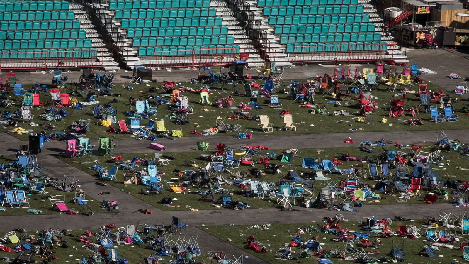 Fotografía del escenario del Route 91 Harvest Festival tras la masacre