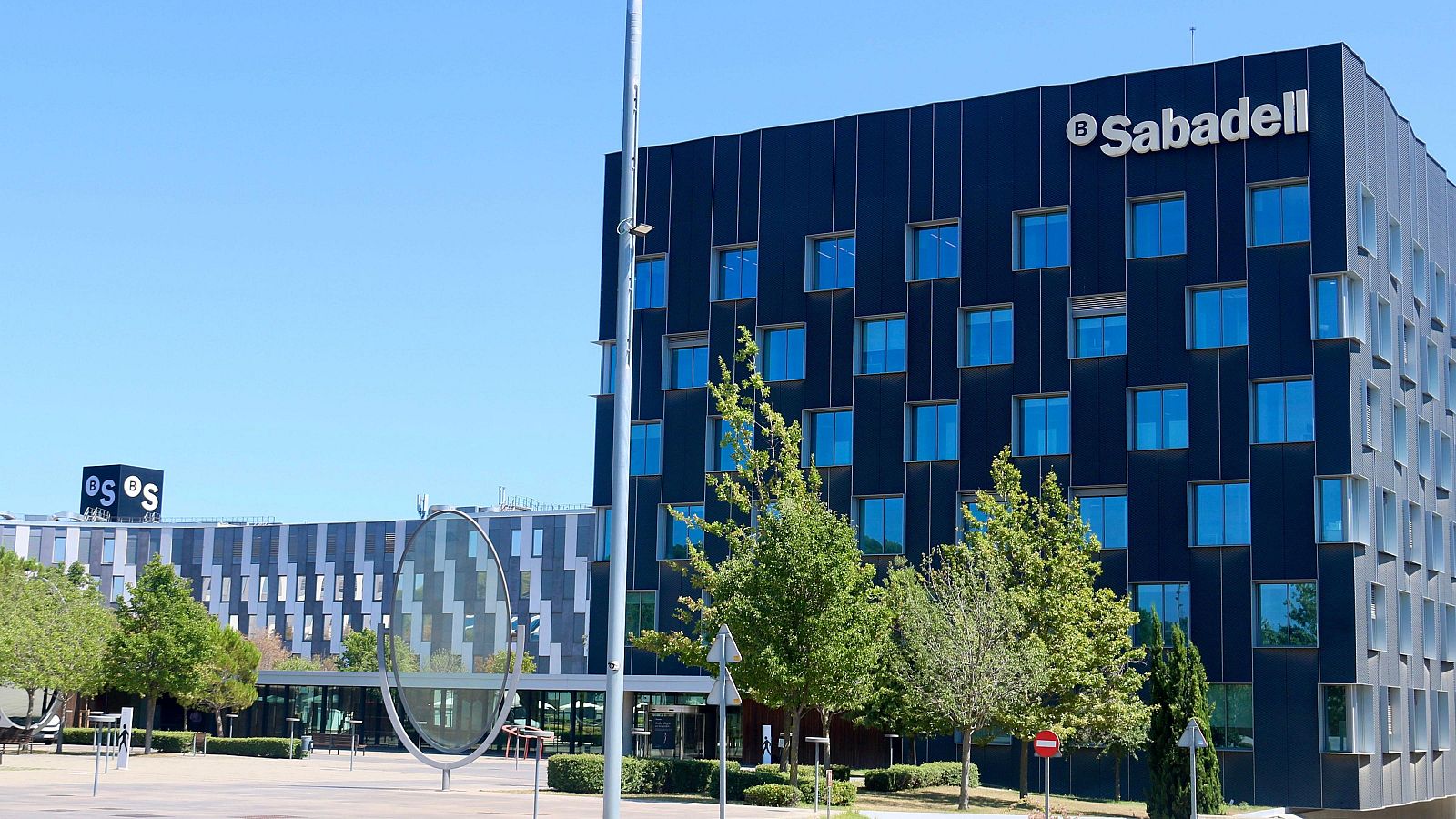 Seu del Banc Sabadell a Sant Cugat del Vallès (ACN | Albert Segura)