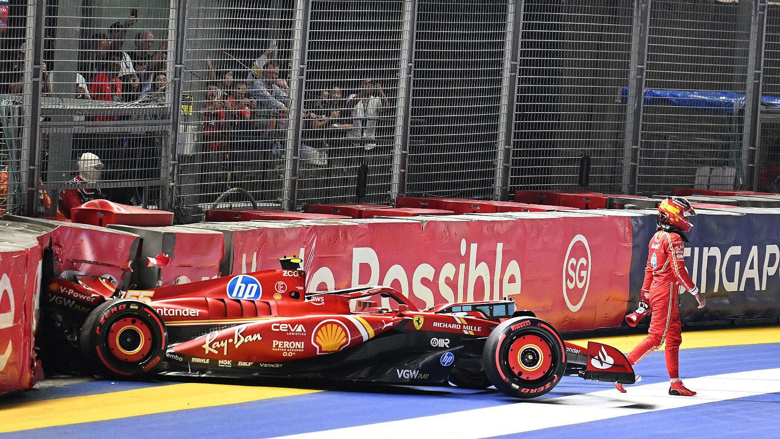 Carlos Sainz sufre un accidente en Q3 en la clasificación del GP de Singapur