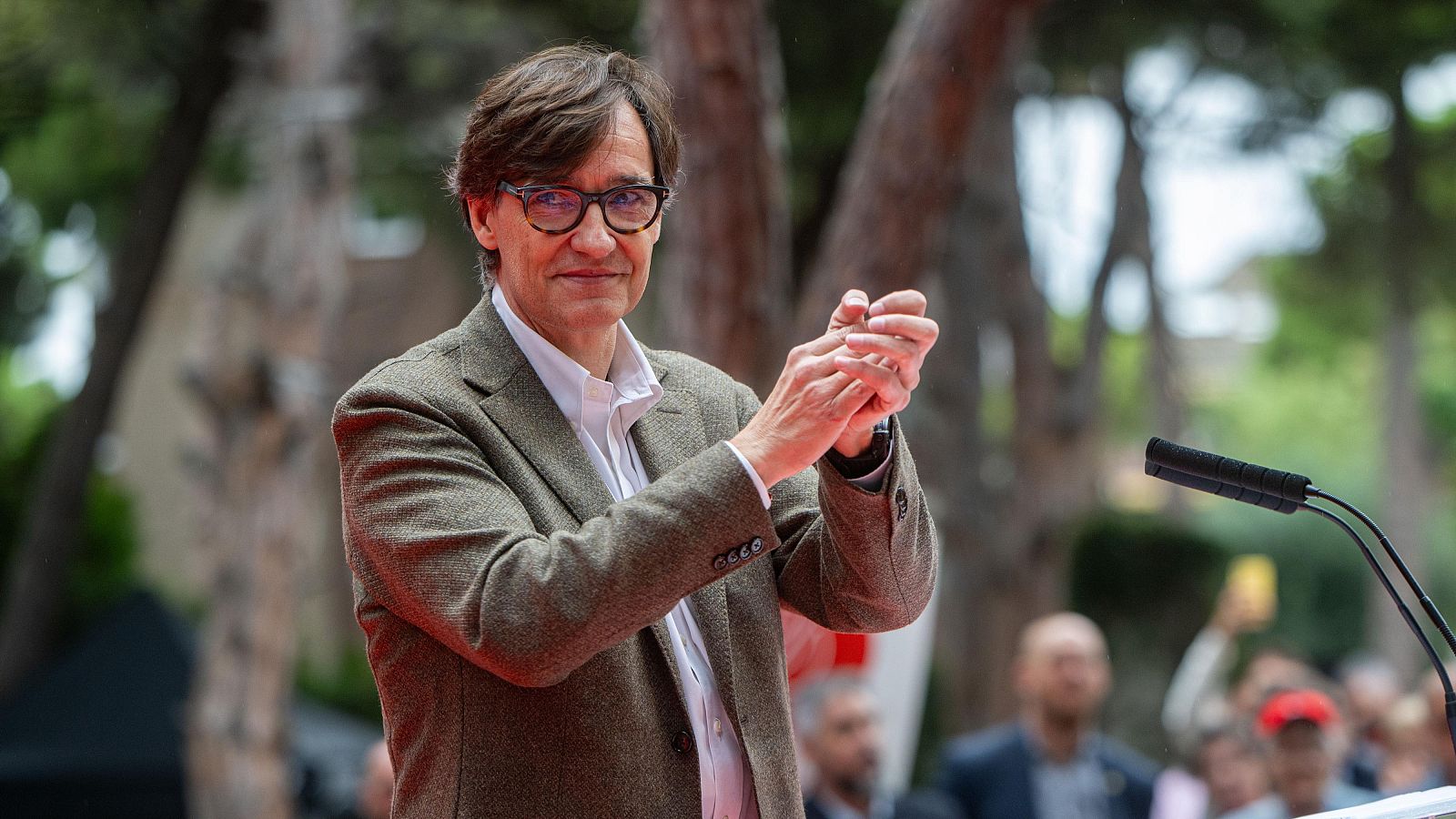 El president de la Generalitat, Salvador Illa, a punt d'intervenir a la Festa de la Rosa del PSC