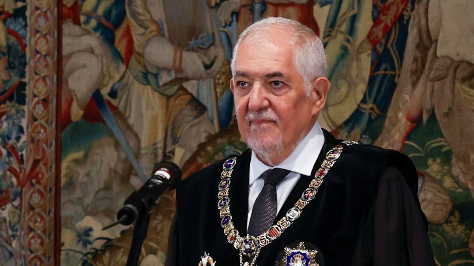 Acto de toma de posesión como magistrado del TC de José María Macías