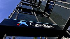 Caixabank debate este viernes si traslada su sede fuera de Cataluña