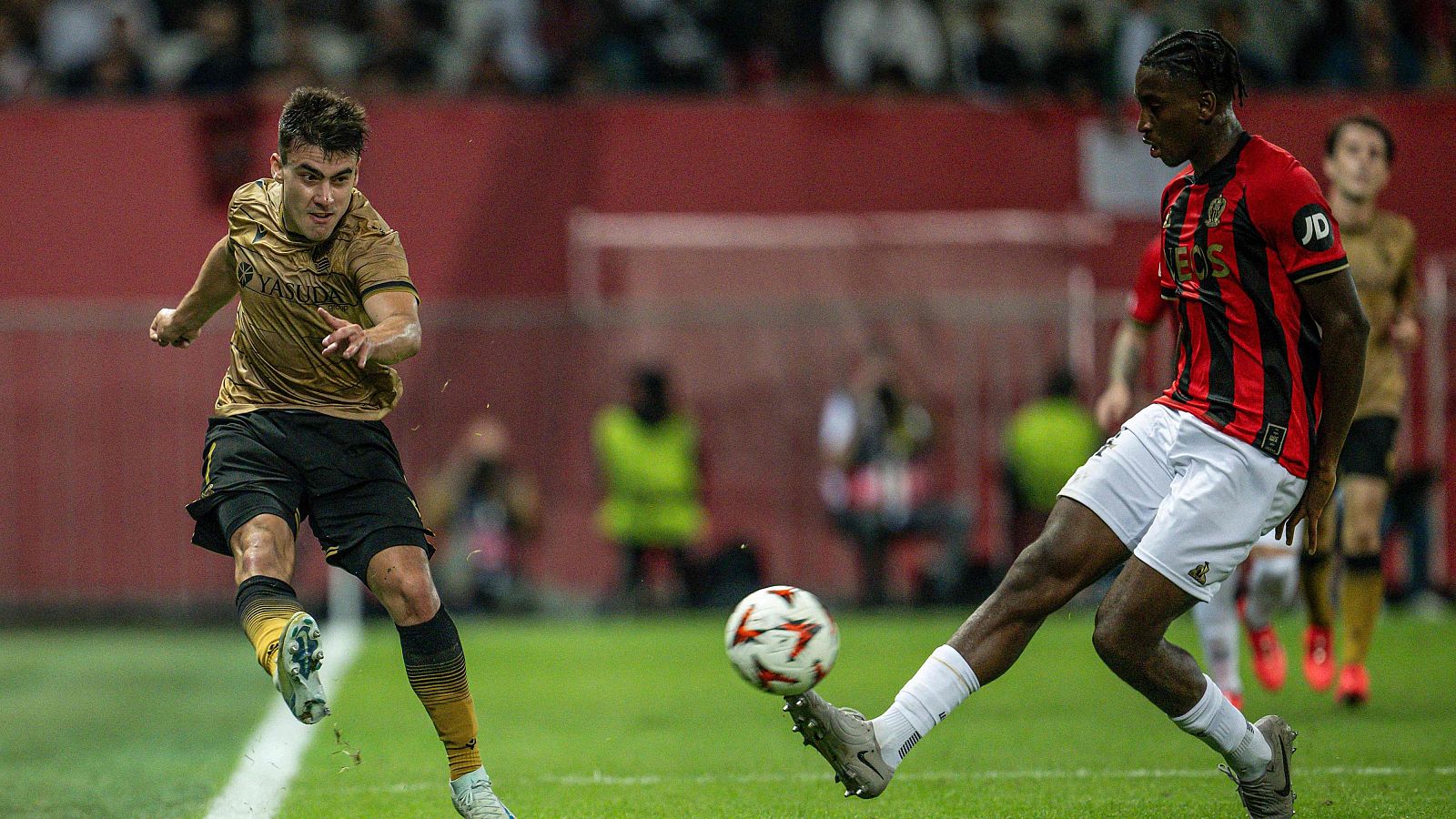 La Real Sociedad en su partido frente al Niza en Europa League