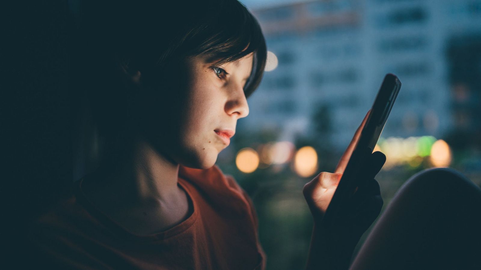 Save the Children presenta su investigación sobre discursos de odio en el entorno digital.