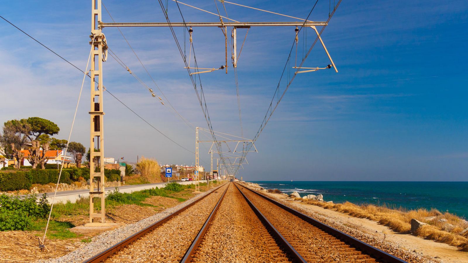Vías de Renfe en la comarca catalana del Maresme