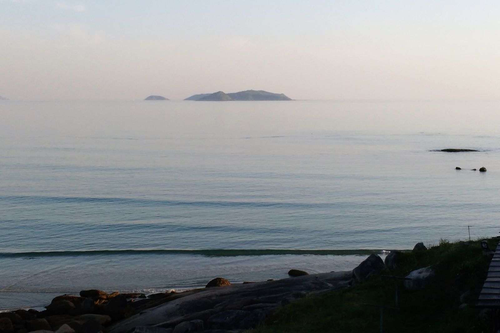 Ons y Onza desde la costa peninsular