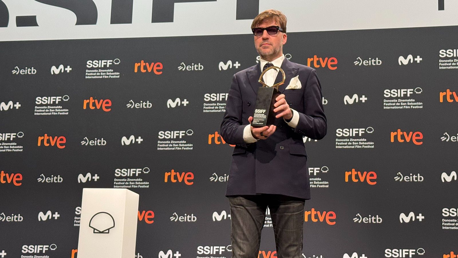 Albert Serra amb el guardó de la Concha d'Or del Festival de Sant Sebastià