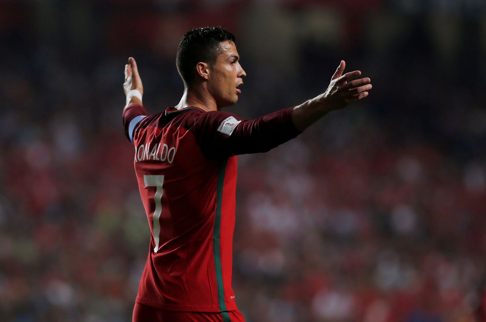 Cristiano Ronaldo en un lance del partido ante Suiza.
