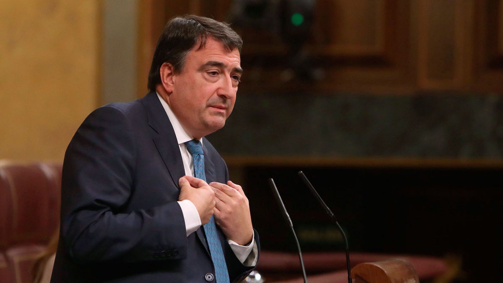 Aitor Esteban pide a Rajoy que no aplique el 155 para no "enturbiar" la situación