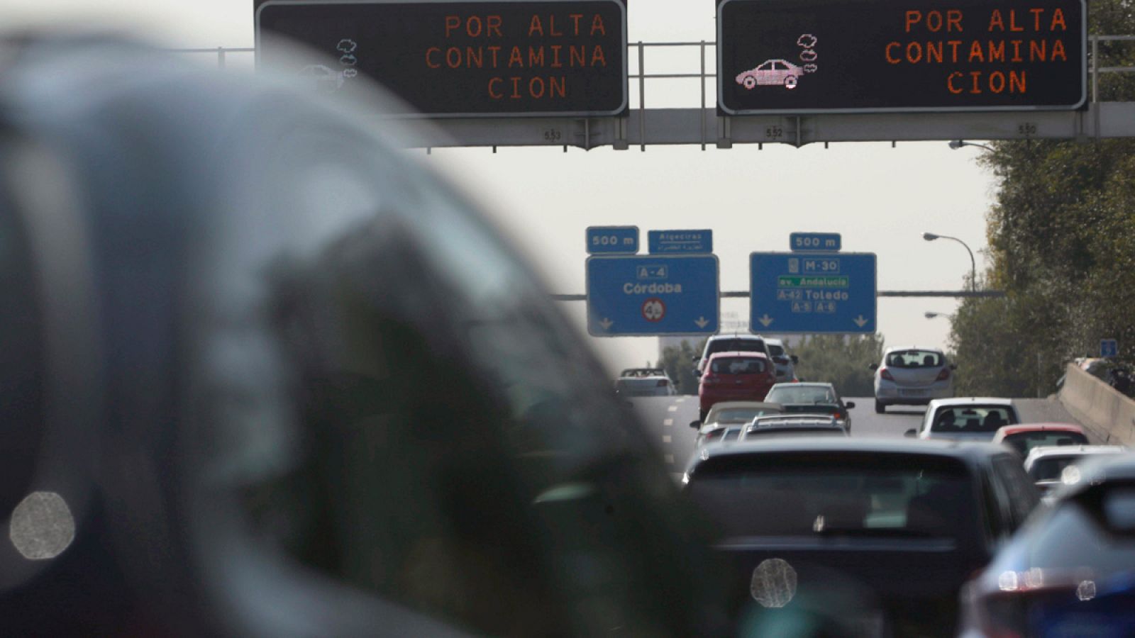 Imagen de archivo de coches circulando por la M-30 de Madrid
