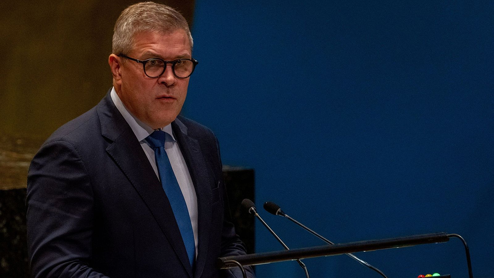 El primer ministro islandés anuncia el fin de la coalición de Gobierno y convoca elecciones el 30 de noviembre