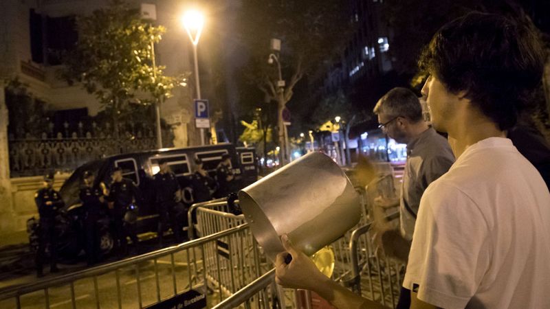 Protestas en las calles de Cataluña contra el ingreso en prisión de los líderes de ANC y Òmnium