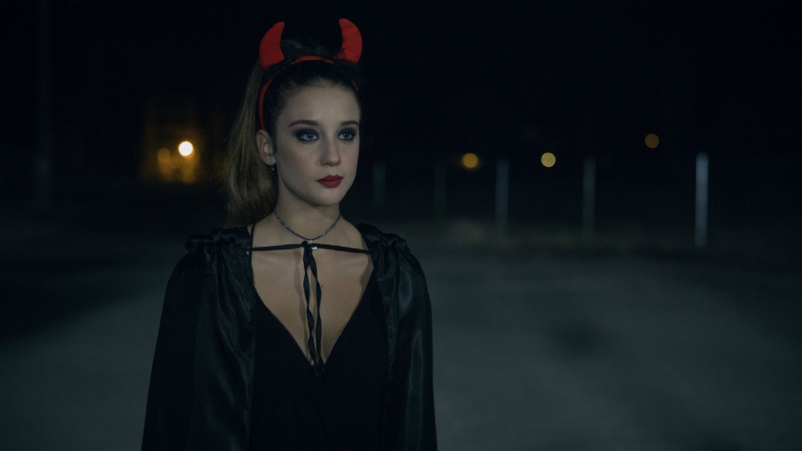 Alba acude a la fiesta de Halloween que ha preparado Nerea