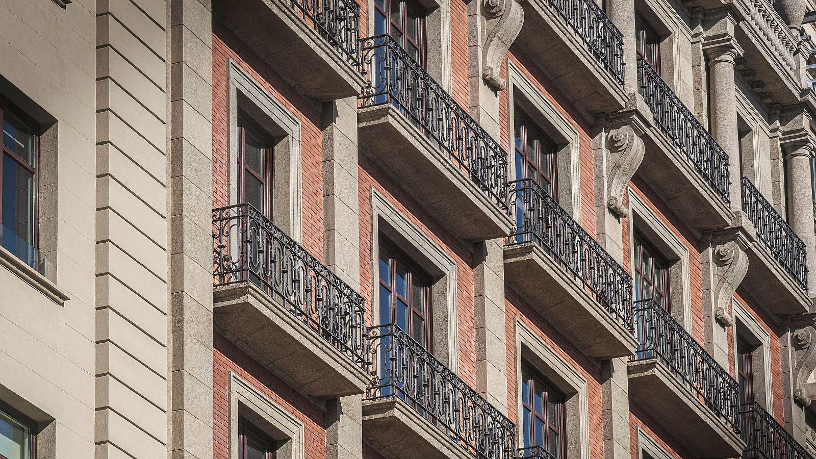 Façana d'un edifici de Barcelona (ACN | Jordi Borràs)