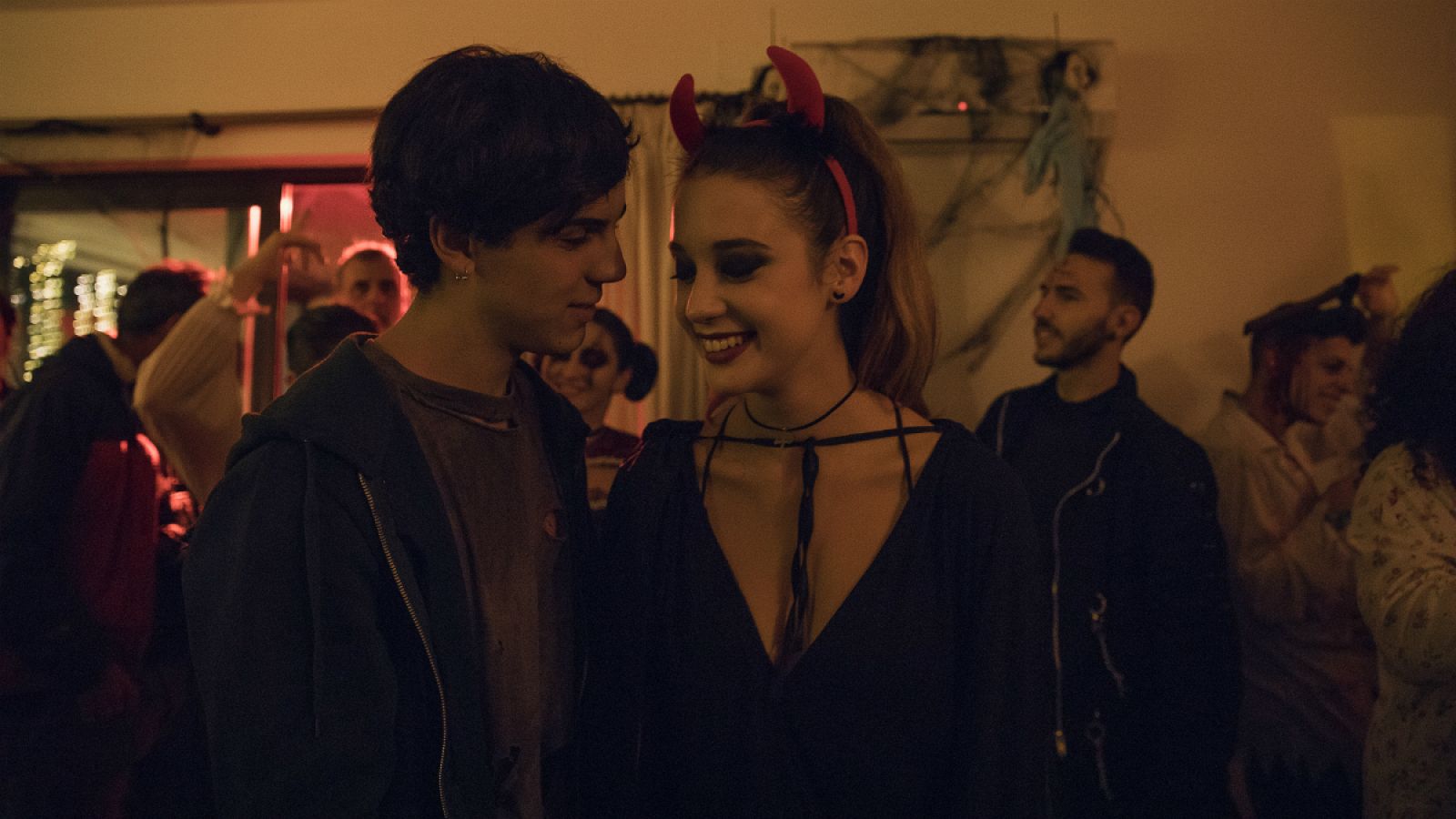 Alba y Rafa, divirtiéndose en la fiesta de Nerea