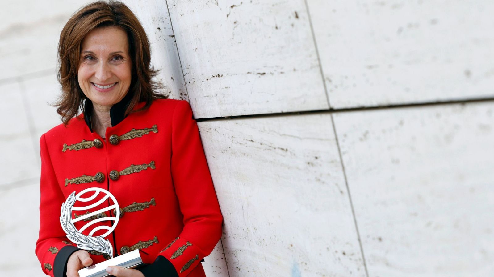 La autora defiende la figura del periodista en su discurso.