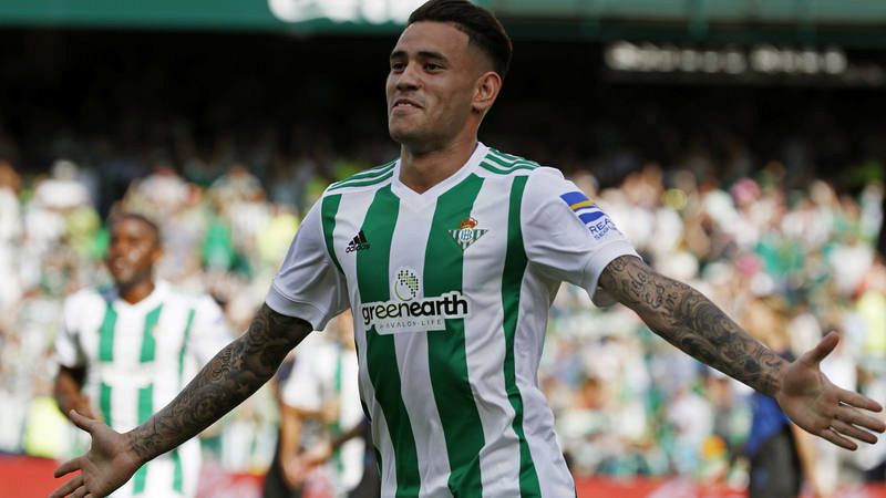El Betis escala a costa del Alavés