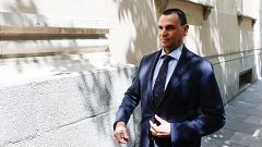 La pareja de Ayuso se querellará contra Sánchez y Bolaños por llamarle "delincuente confeso"