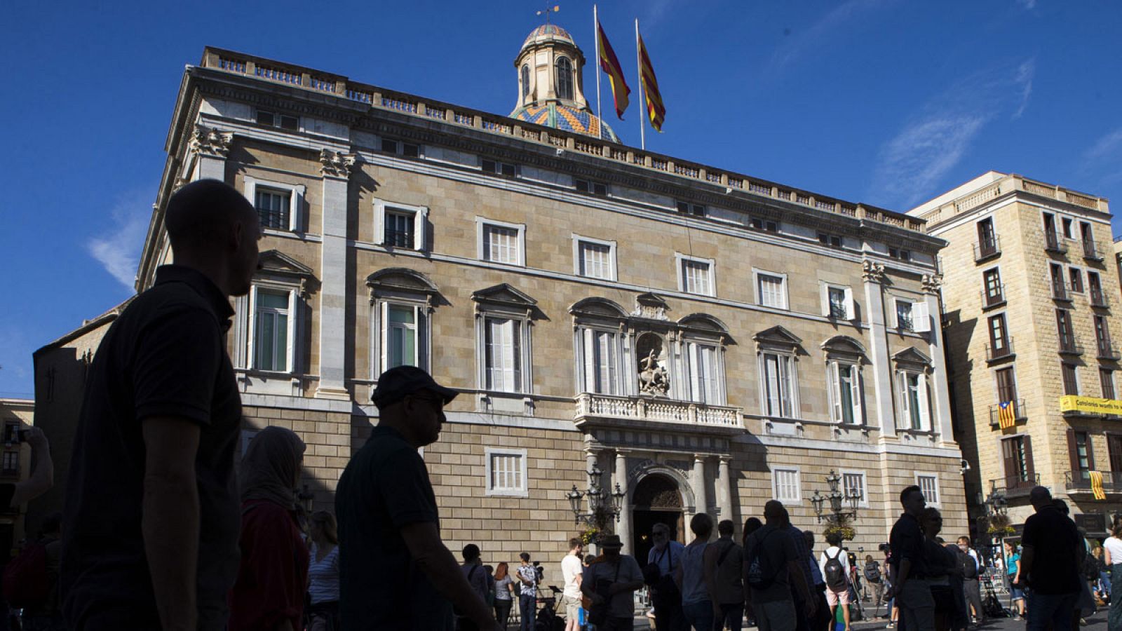 Imagen de la Plaza de Sant Jaume de Barcelona, con el Palau de la Generalitat.