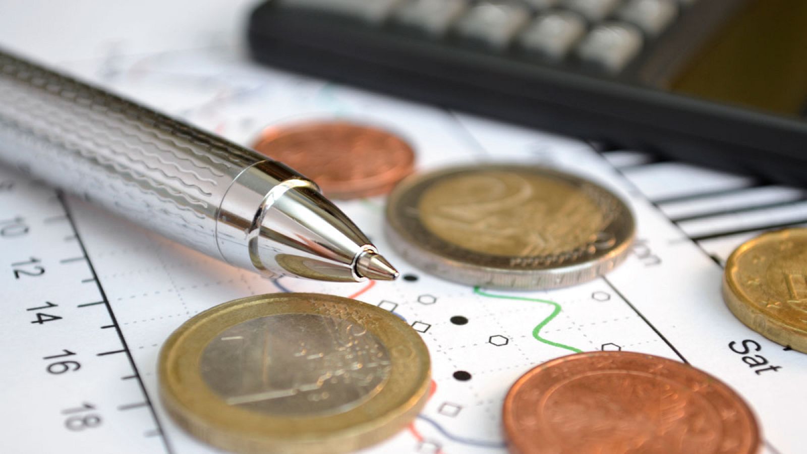 Imagen genérica de instrumentos de contabilidad sobre una mesa