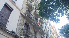 L'especulació immobiliària expulsa veïns: quan el pis on vius es lloga per habitacions