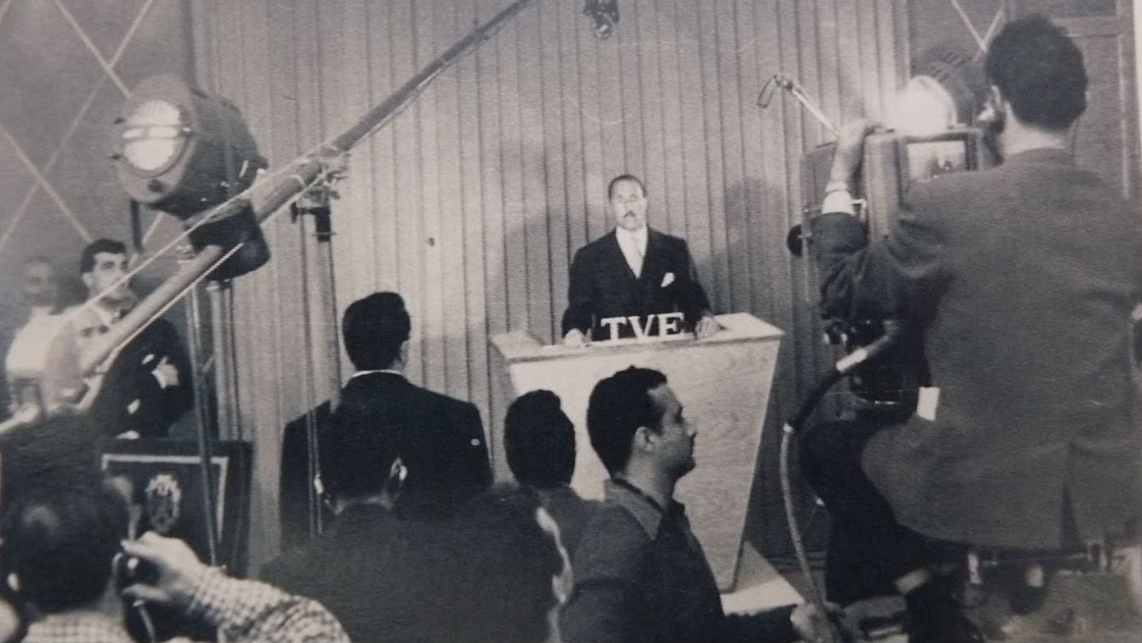 'Memoria de delfín' recuerda los inicios de TVE