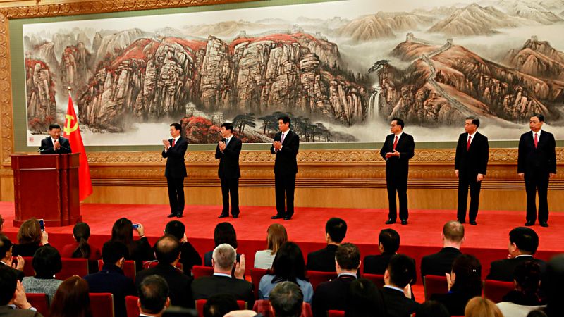 Xi se afianza como líder del Partido Comunista de China y nombra una nueva cúpula sin posibles sucesores