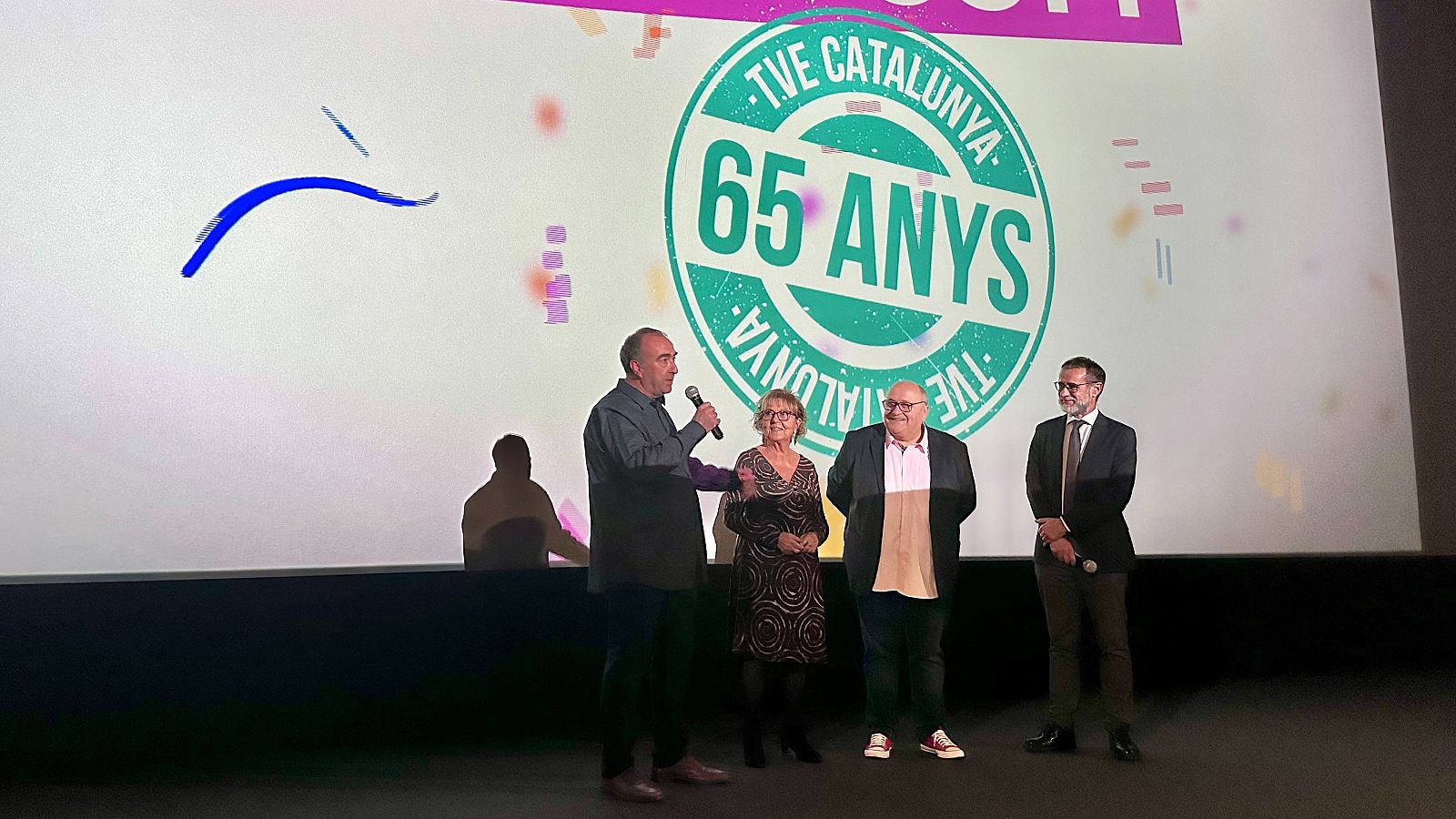 Part de l'equip del 'Calidoscopi, 65 anys', a la preestrena al Cinesa Diagonal