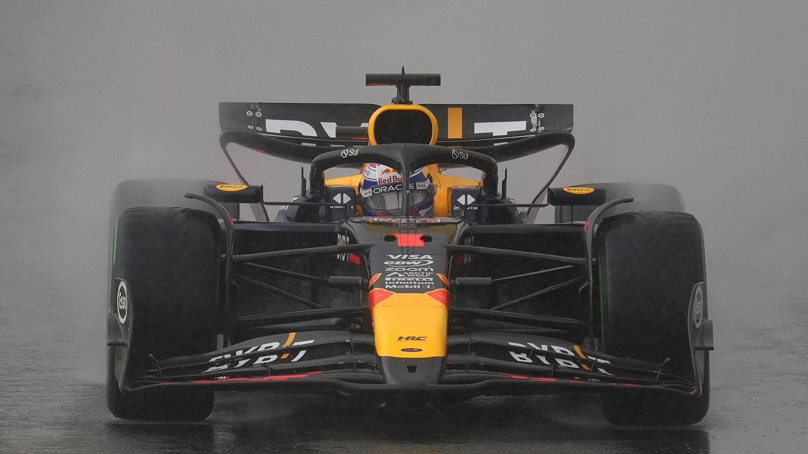 F1 - GP Brasil 2024, carrera final: Max Verstappen, bajo la lluvia