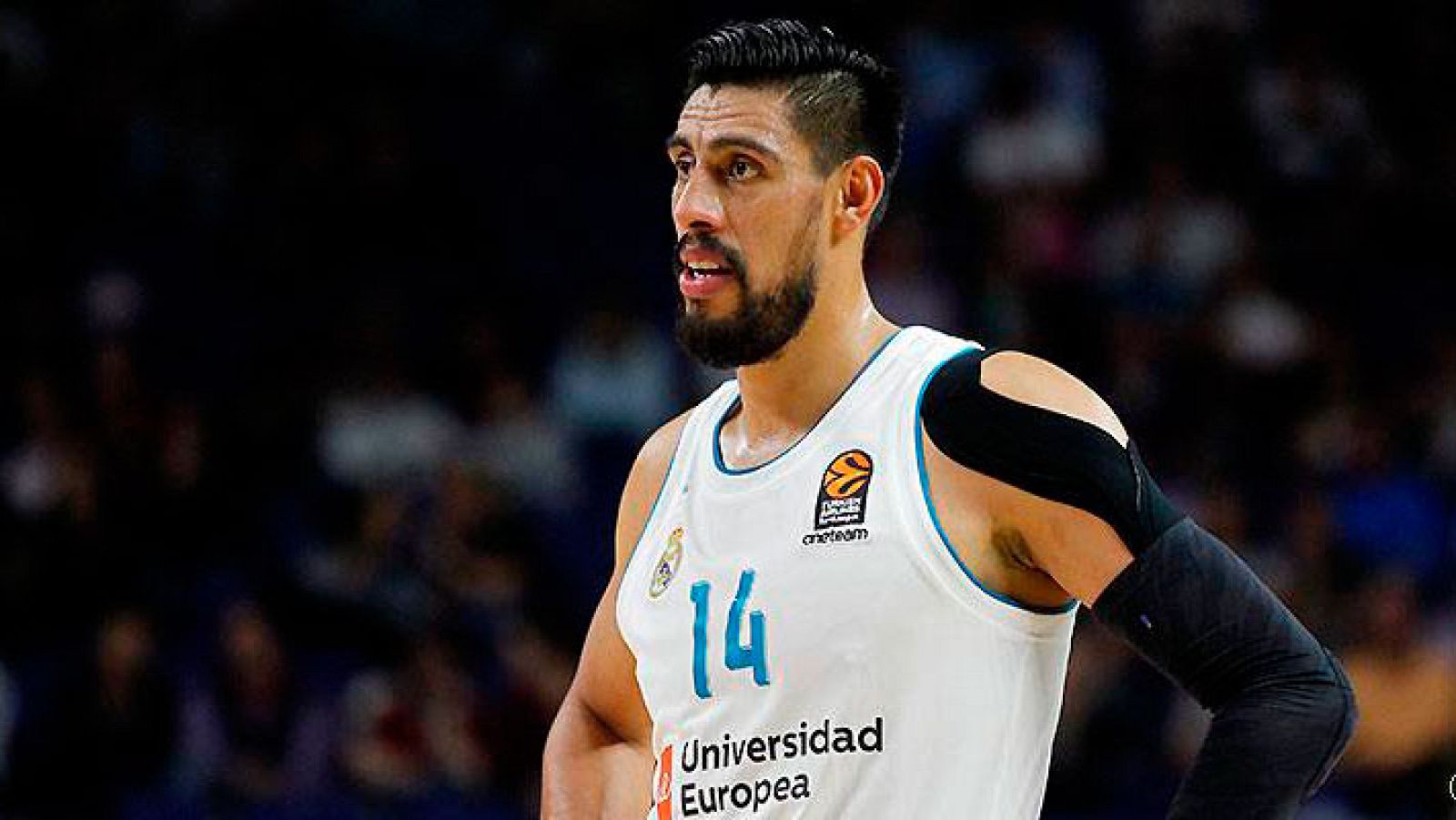 Gustavo Ayón tendrá que pasar por el quirófano