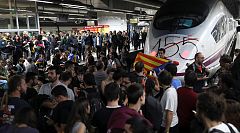 Los cortes en el AVE y las manifestaciones a favor de los presos protagonizan una huelga con poco seguimiento