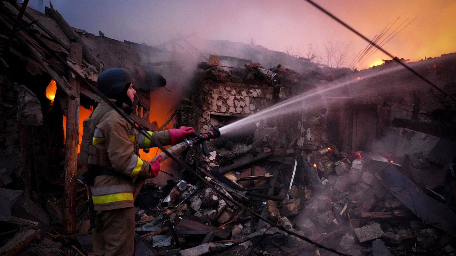 Las infraestructuras energéticas de Ucrania sufren un ataque masivo de Rusia con varios cortes de electricidad