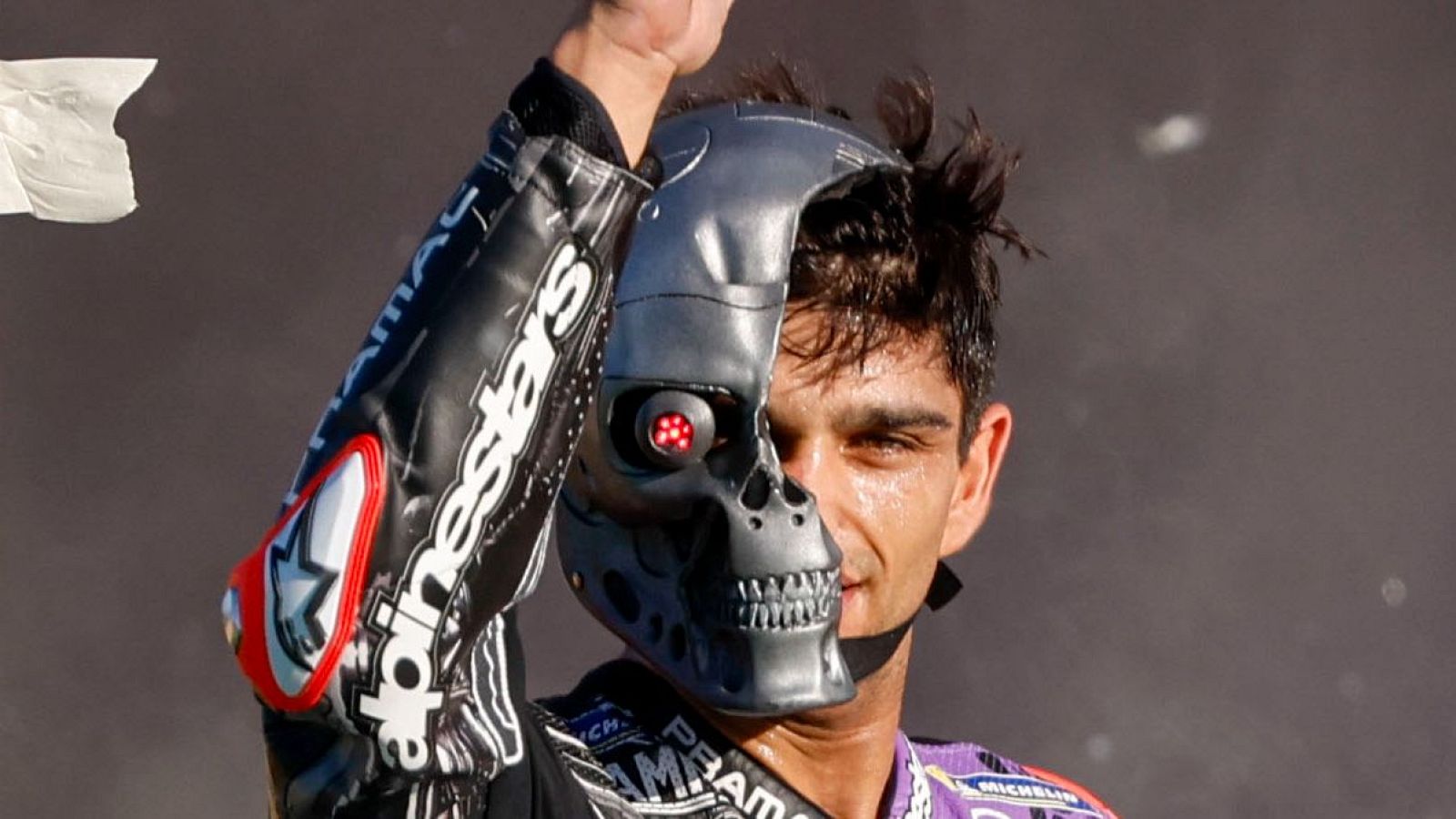 Jorge Martín, 'Martinator', se puso una máscara de Terminator para celebrar ts título mundial de MotoGP.
