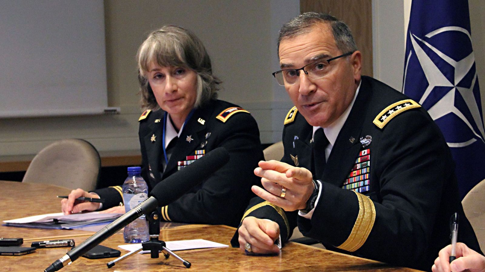 El comandante supremo en Europa de la OTAN, el general de cuatro estrellas estadounidense Curtis Scaparrotti