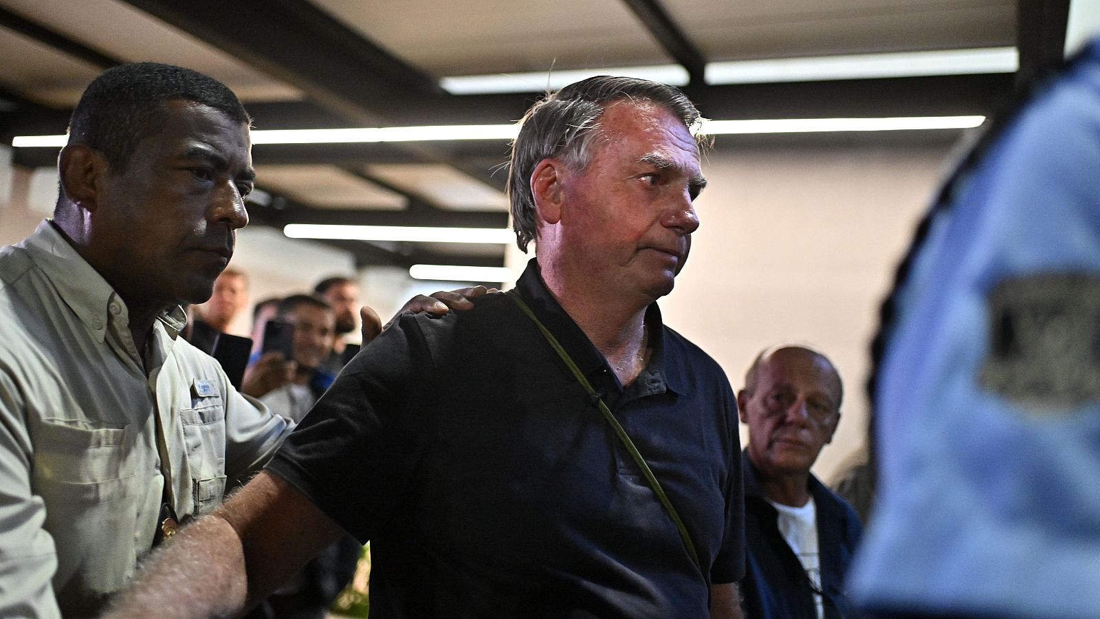 El expresidente de Brasil Jair Bolsonaro en el Aeropuerto Internacional Juscelino Kubitscheck, en Brasilia