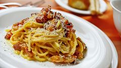 Receta de espaguetis a la carbonara con el toque especial de María Lo