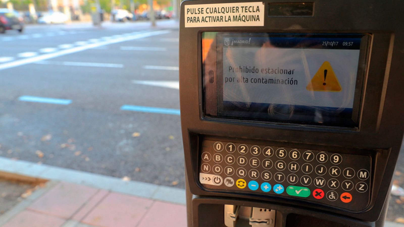 Este sábado está prohibido aparcar en la zona SER para no residentes en Madrid
