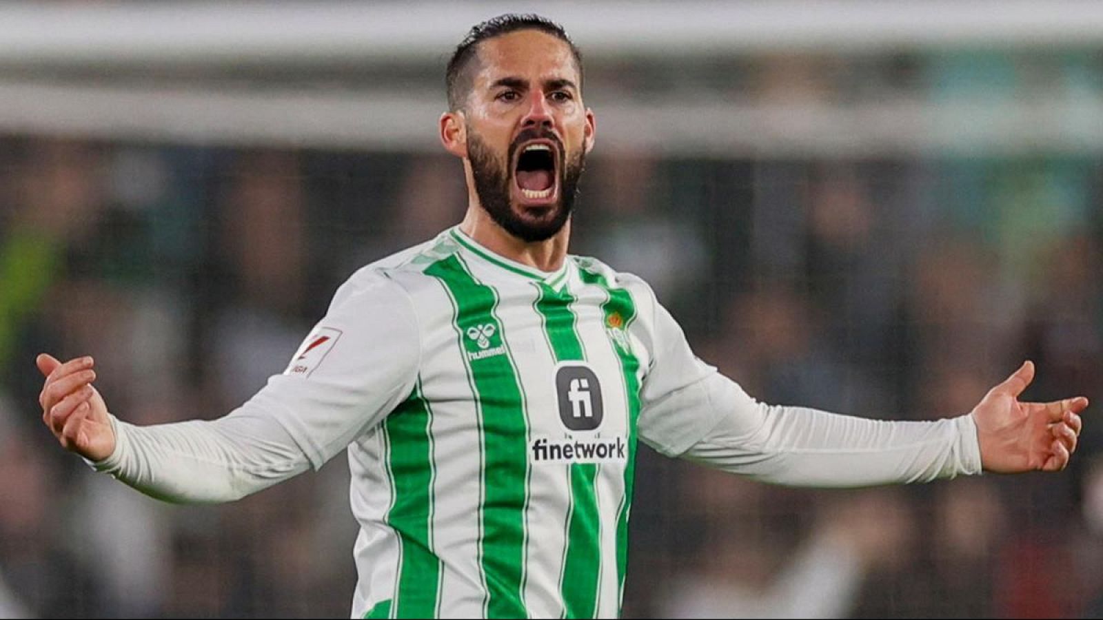 Isco Alarcón durante un partido del Betis la pasada temprada