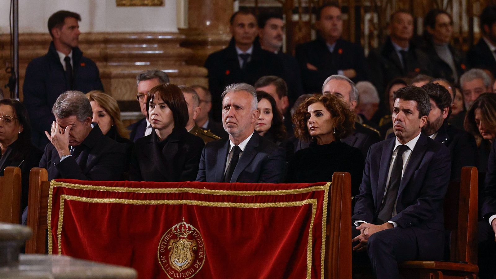El presidente de la Generalitat Valenciana, Carlos Mazón, la vicepresidenta primera del Gobierno, María Jesús Montero, el ministro de Política Territorial, Ángel Víctor Torres y la ministra de Ciencia, Diana Morant, durante el funeral por las víctimas de la DANA.