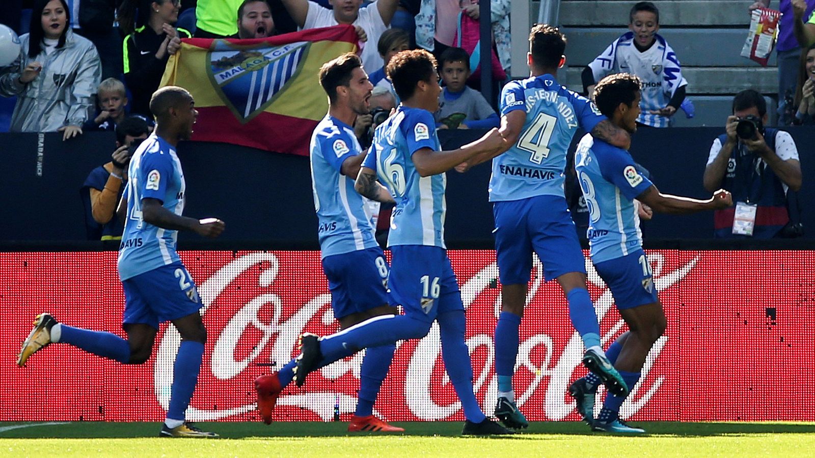 El Málaga remonta al Deportivo