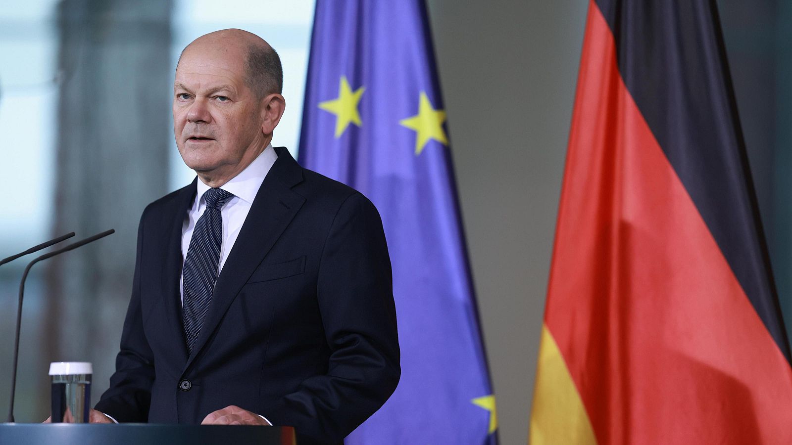 Scholz presenta la moción de confianza mientras Alemania se prepara para nuevas elecciones el próximo año